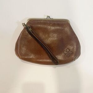 Patricia Nash Savena Brown Leather Kiss Lock Clutch Wristlet Wallet Bag
